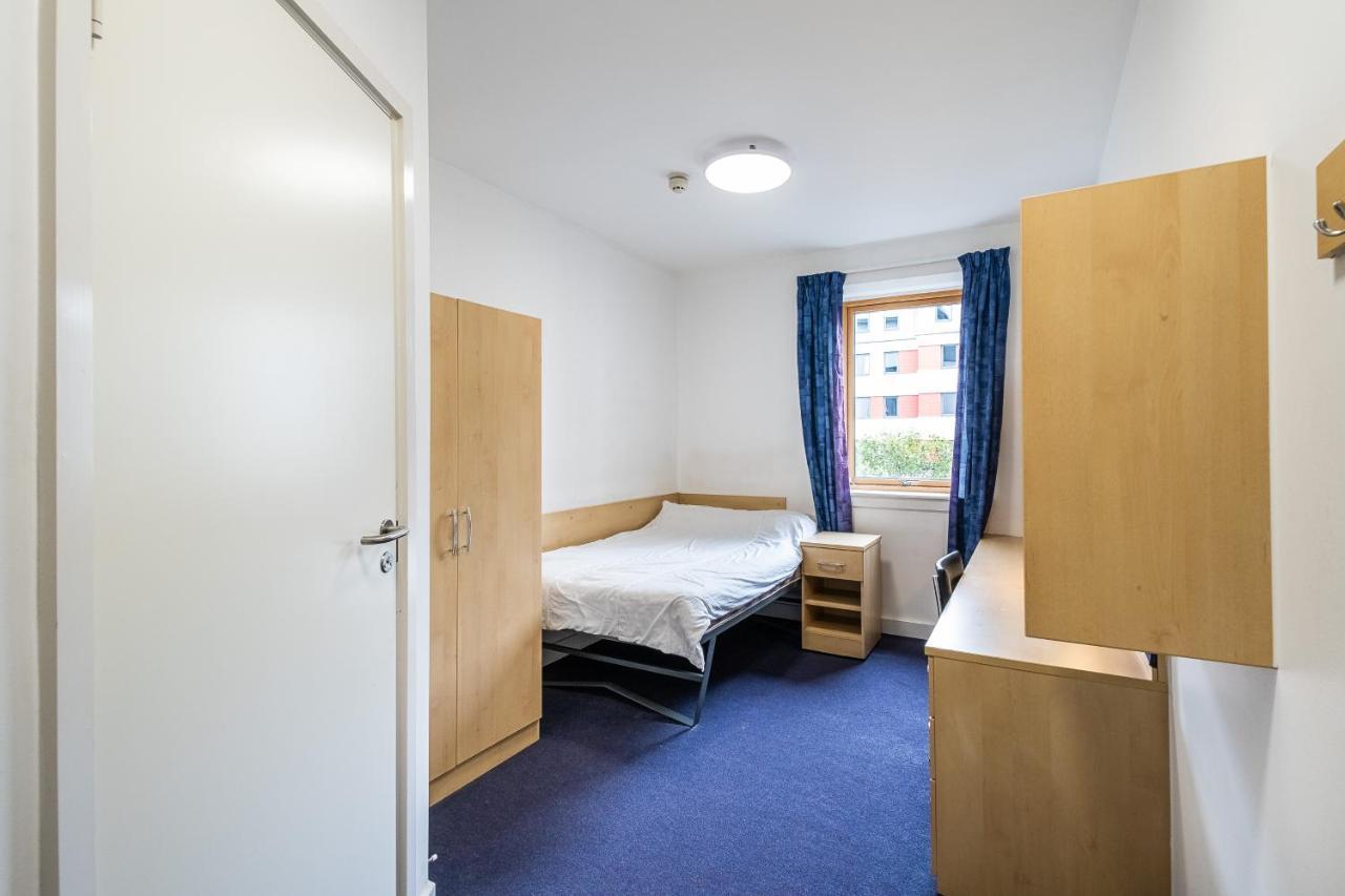 En Suite Rooms, Gillingham - Sk Bagian luar foto