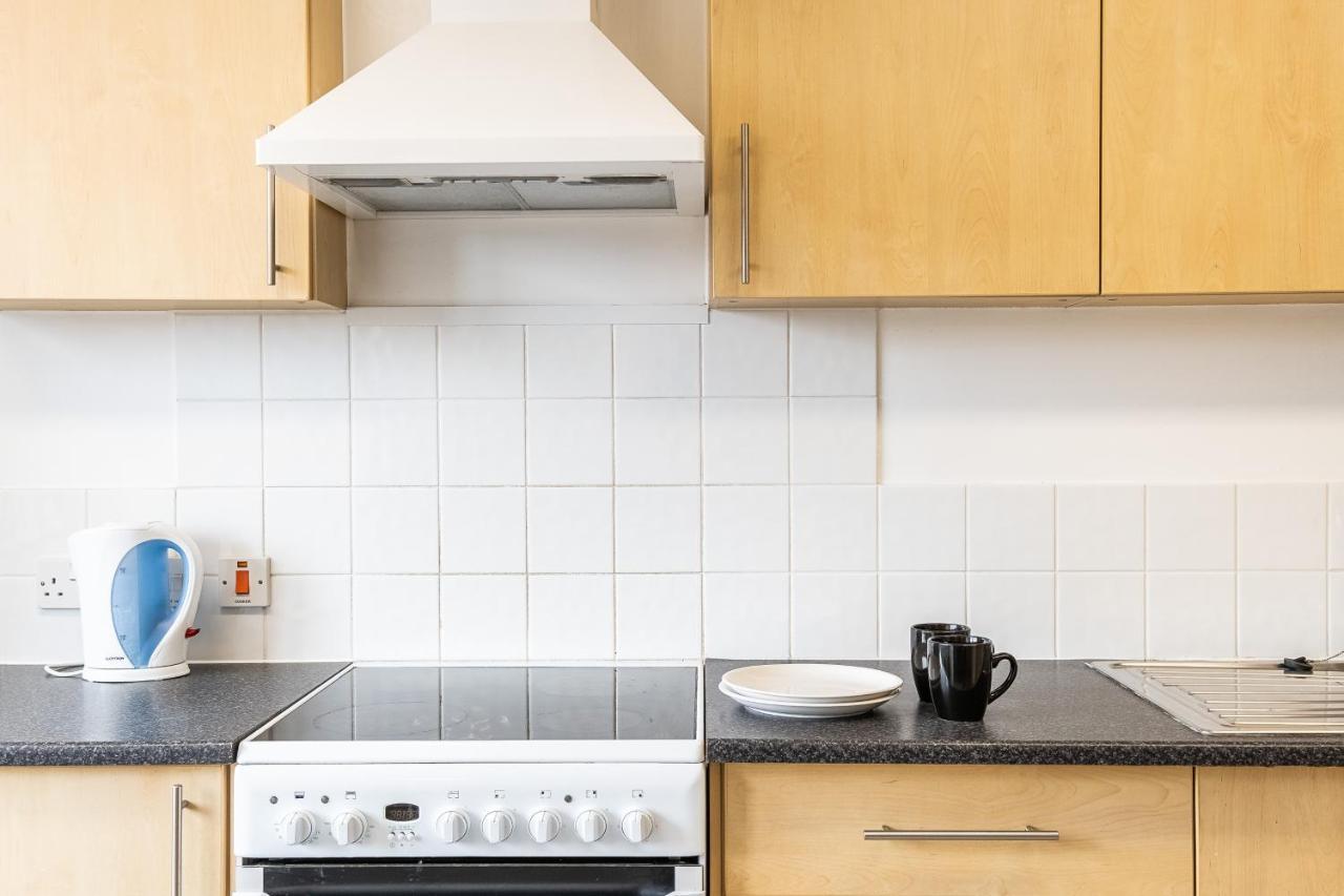 En Suite Rooms, Gillingham - Sk Bagian luar foto