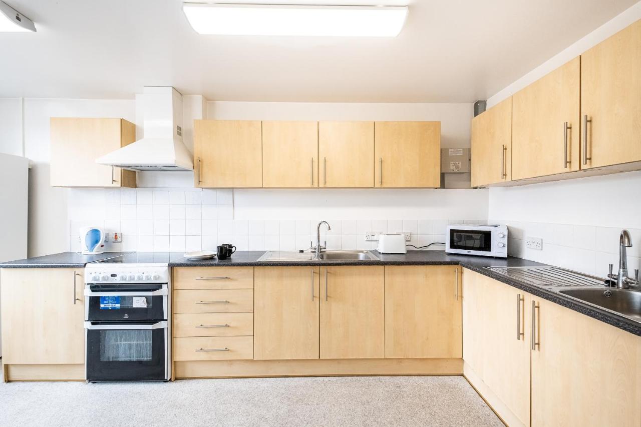 En Suite Rooms, Gillingham - Sk Bagian luar foto