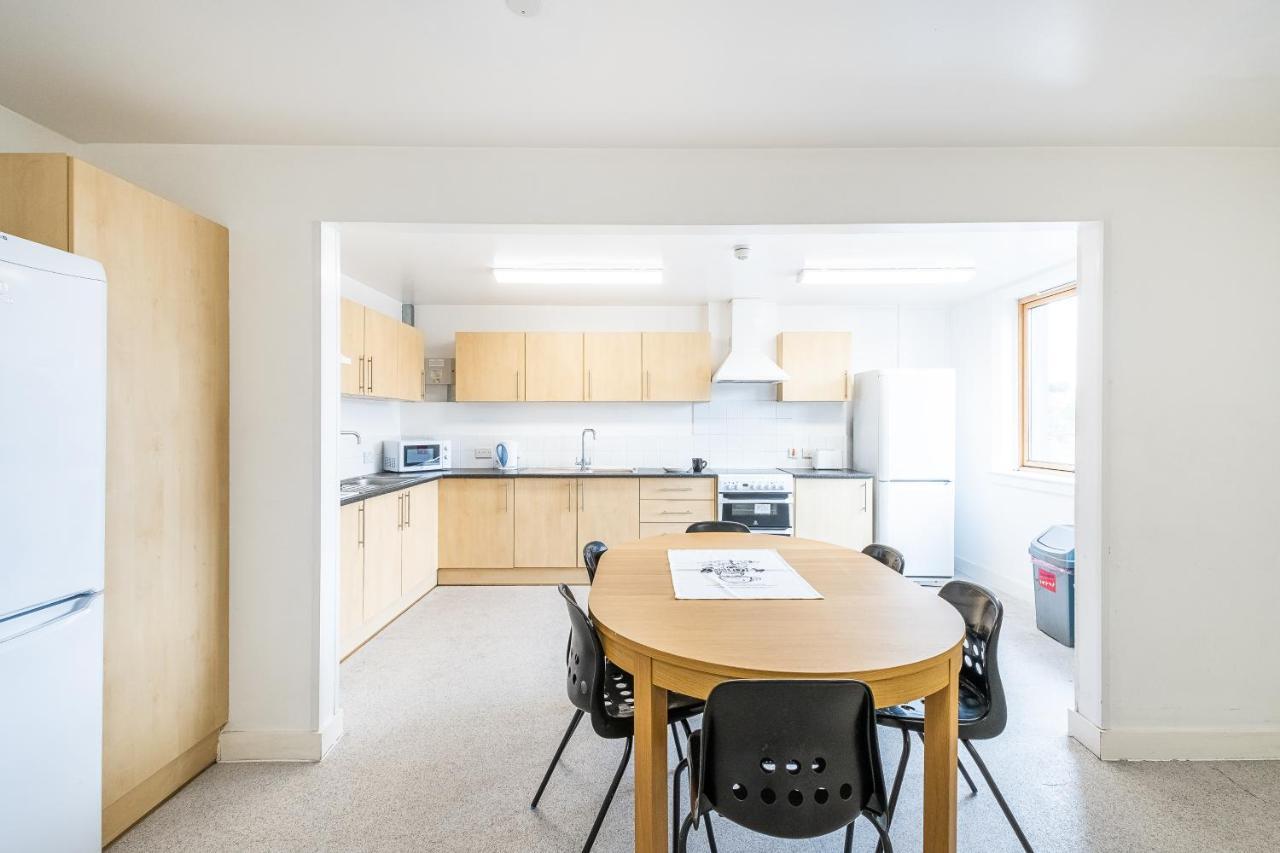 En Suite Rooms, Gillingham - Sk Bagian luar foto