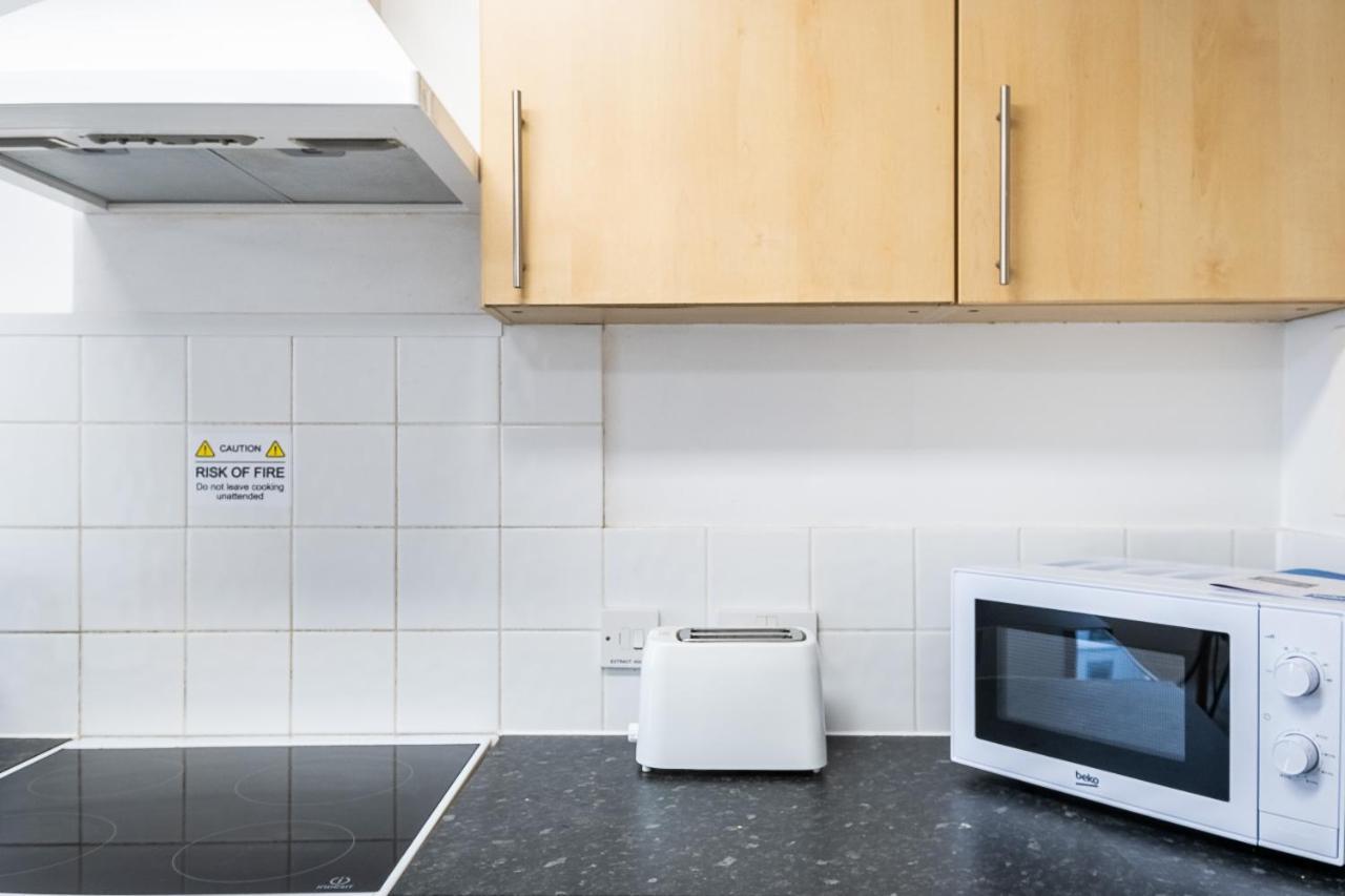 En Suite Rooms, Gillingham - Sk Bagian luar foto
