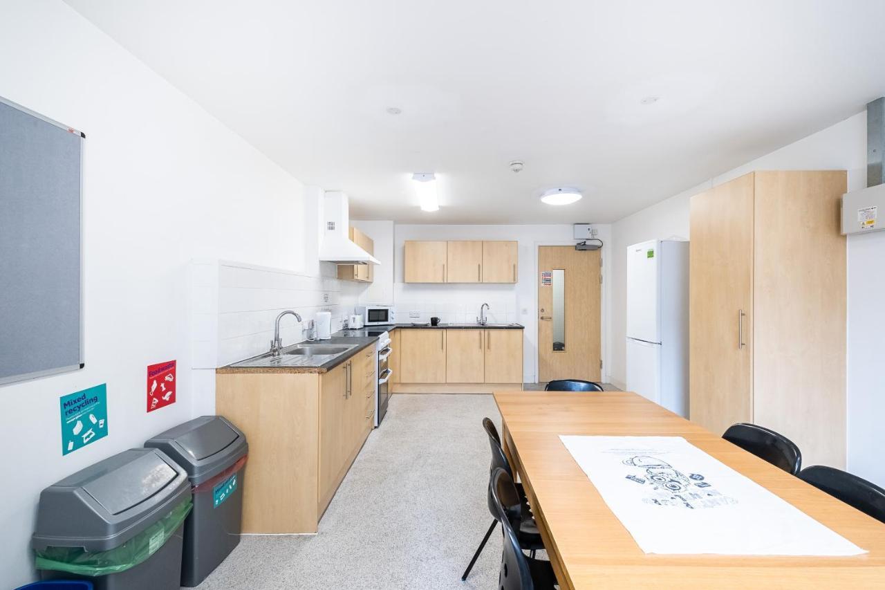 En Suite Rooms, Gillingham - Sk Bagian luar foto